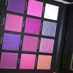 Eyeshadow palette